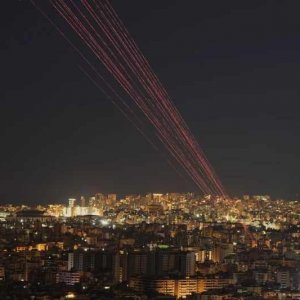 ইসরায়েলের বিরুদ্ধে লড়াই চালিয়ে যাওয়ার ঘোষণা হিজবুল্লাহ প্রধানের