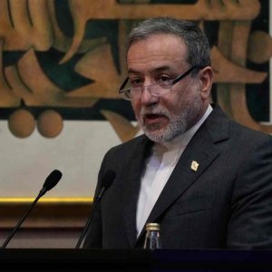 যুদ্ধজাহাজ ডুবির ঘটনায় যুক্তরাষ্ট্রকে ভুগতে হবে: হুঁশিয়ারি ইরানের