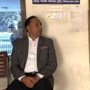 প্রতিমন্ত্রী দেখলেন ৯টায়ও খোলেনি অফিস, সেই ভূমি অফিসের ৩ কর্মকর্তার বদলি