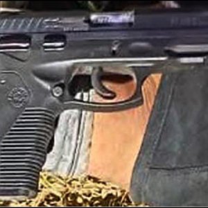 গ্রামে স্থানীয়দের তল্লাশি, অস্ত্রসহ আটক ৩ যুবককে পিটুনি