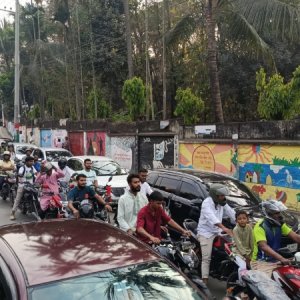 তেল কিনতে পাম্পে আধা কিলোমিটার দীর্ঘ লাইন