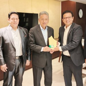 বেসরকারি খাতই অর্থনৈতিক প্রবৃদ্ধির প্রধান চালিকাশক্তি: আমির খসরু