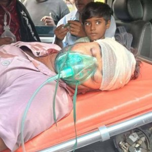 সাতক্ষীরার কালীগঞ্জে এক বিকাশ এজেন্টকে মারধর করে ১০ লাখ টাকা ছিনতাই