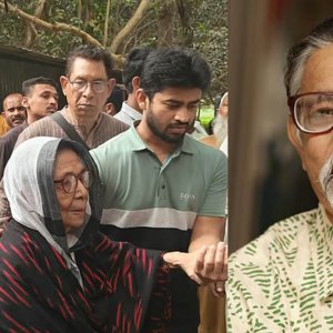 মায়ের কবরে চিরনিদ্রায় শায়িত হলেন অধ্যাপক সাখাওয়াত আলী খান