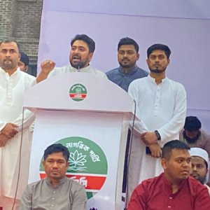 রাষ্ট্রপতিকে অপসারণ করে গ্রেফতারের দাবি নাহিদ ইসলামের