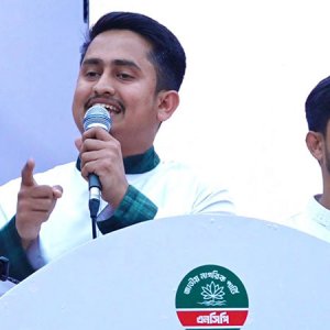 বিএনপির যে সিদ্ধান্তের কড়া সমালোচনা করলেন সারজিস আলম