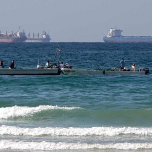 হরমুজ প্রণালিতে ১৬টি ইরানি নৌযান ধ্বংসের দাবি যুক্তরাষ্ট্রের