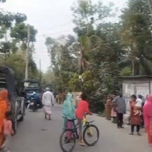 হত্যার ঘটনার পর ৪০ বাড়িতে ভাঙচুর-লুটপাট-অগ্নিসংযোগ