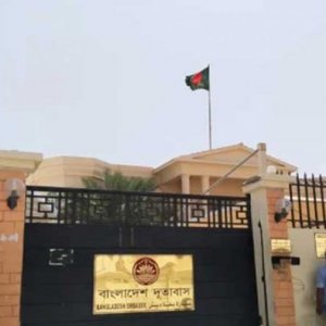 কাতারে আটকে পড়া বাংলাদেশিদের জন্য বিশেষ ফ্লাইটের উদ্যোগ