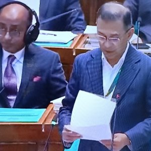 ত্রয়োদশ সংসদের প্রথম অধিবেশন শুরু