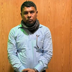 যাত্রীবাহী বাস থেকে ১০ হাজার ইয়াবা উদ্ধার, একজন আটক