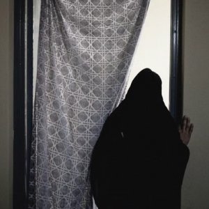 ‘কয়েকটা কিল-ঘুষিতে কেউ মরে না’, নির্যাতনের শিকার আফগান নারীর তালাকের আবেদন নাকচ বিচারকের