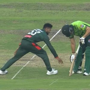 পাকিস্তানকে ২৭৪ রানে থামালো বাংলাদেশ