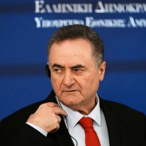 লেবাননের জাতীয় অবকাঠামো গুঁড়িয়ে দেওয়ার হুমকি ইসরায়েলি প্রতিরক্ষামন্ত্রীর