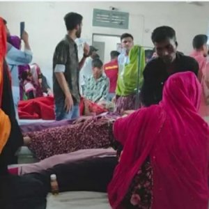 ইফতারে ‘বিরিয়ানি’ খেয়ে ৫০ শ্রমিক অসুস্থ