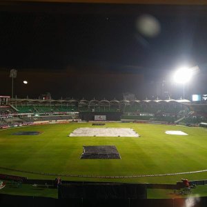 ঝড়ো গতিতে খেলতে থাকা লিটনকে থামালেন সাদাকাত