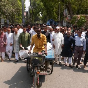 কৃষক দল নেতার লাশ নিয়ে বিক্ষোভ, জামায়াতের দাবি, ‘স্ট্রোকে মৃত্যু’