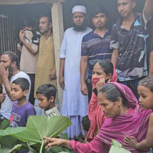 দুর্গন্ধের উৎস খুঁজতে গিয়ে মিললো নারীর খণ্ডিত লাশ