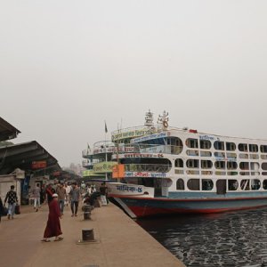 যাত্রী কমলেও কেবিনের চাহিদা তুঙ্গে, জ্বালানি সংকটে বাড়তি চিন্তা