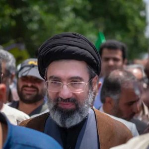 মোজতবা খামেনিকে ধরিয়ে দিতে কোটি ডলার পুরস্কার ঘোষণা যুক্তরাষ্ট্রের