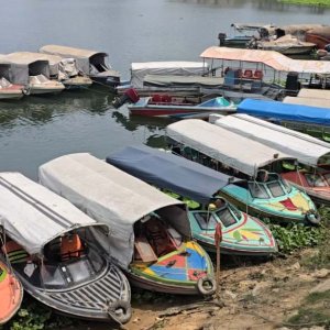 জ্বালানি সংকট: রাঙামাটিতে বন্ধ যাত্রীবাহী স্পিডবোট, বন্ধের শঙ্কায় লঞ্চও