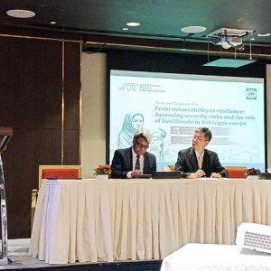 রোহিঙ্গাদের জন্য মানবিক সহায়তা অনির্দিষ্টকালের হতে পারে না : তিতুমীর