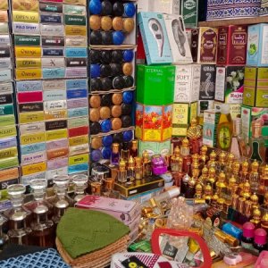 আতর-টুপি বিক্রিতে ভাটা, কম টাকার পাঞ্জাবি কিনতে ভিড়