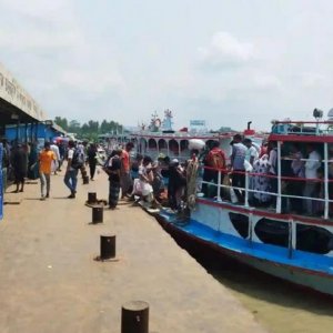 শিমুলিয়া ঘাট থেকে বরিশাল ও চাঁদপুরের উদ্দেশে ছেড়ে যাবে তিনটি লঞ্চ