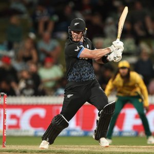 কনওয়ের হাফসেঞ্চুরির পর বোলারদের দাপটে সিরিজ সমতায় নিউজিল্যান্ড