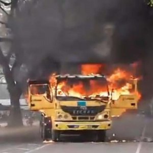 ট্রাকের ধাক্কায় মোটরসাইকেল থেকে পড়ে বাবা-ছেলের মৃত্যু, গাড়িতে অগ্নিসংযোগ