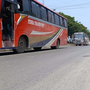 ঢাকা-চট্টগ্রাম মহাসড়কে বেড়েছে চাপ, নেই যানজট