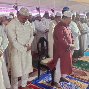 বরিশাল মহানগরীর ৪২৮ মসজিদ ও ঈদগাহে ঈদ জামাত অনুষ্ঠিত