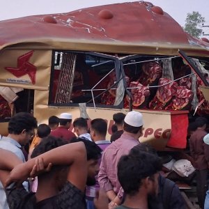 ঈদে সড়কে ঝরলো ২৩ প্রাণ