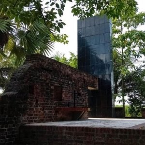 একাত্তরের স্মৃতিবিজড়িত স্থানগুলো অরক্ষিত, দিবস এলেই ধোয়ামোছা