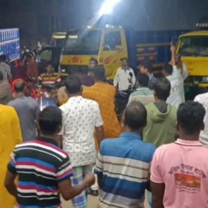 সিরিয়াল ভেঙে আগে তেল নেওয়ায় সংঘর্ষ