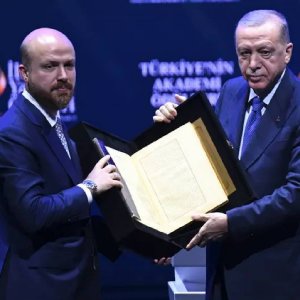 এরদোয়ানের ছেলের বিরুদ্ধে অনুসন্ধানী প্রতিবেদন করায় তুর্কি সাংবাদিক কারাবন্দি