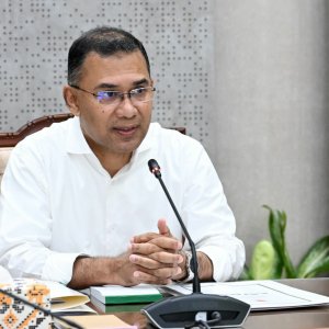 ঈদের পর প্রথম কর্মদিবসে টানা ১১ ঘণ্টা ব্যস্ত সময় কাটালেন প্রধানমন্ত্রী