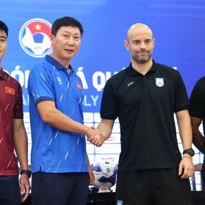 হামজাকে আটকানোর পরিকল্পনা করছে ভিয়েতনাম 