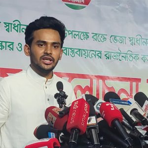 অন্তর্বর্তী সরকারকে ২০২৯ সাল পর্যন্ত ক্ষমতায় রাখতে চেয়েছিল ‘ডিপ স্টেট’, দাবি আসিফের