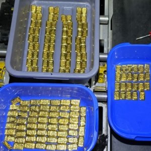 শাহজালালে বিমানের শৌচাগার থেকে ১৮ কেজি স্বর্ণ জব্দ