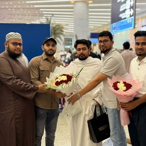 ওমরাহ পালনে সৌদি আরবে পৌঁছেছেন নাহিদ ইসলাম