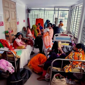 পাবনায় হাসপাতালে বাড়ছে হামে আক্রান্ত শিশু রোগী