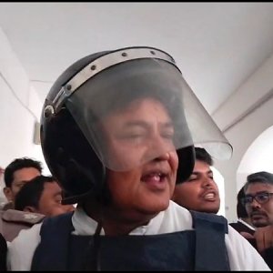 সন্ত্রাসবিরোধী আইনে নিষিদ্ধ ছাত্রলীগের সাবেক সেক্রেটারি অজয় কারাগারে