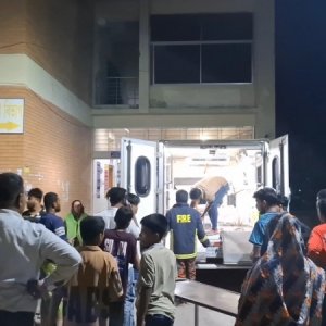 মাদারীপুরে ট্রাক-পিকআপের মুখোমুখি সংঘর্ষে একজন নিহত