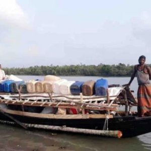 ডিজেল সংকটে মাছ শিকারে যেতে পারছেন না, ১০ দিন আগেই বাড়ির পথে জেলেরা