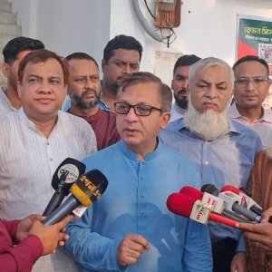 এলপিজির দাম বৃদ্ধির কারণ জানালেন বাণিজ্যমন্ত্রী