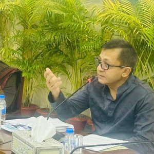 ঋণ ব্যবস্থাপনা ও করের আওতা বাড়ানোর ওপর জোর বাণিজ্যমন্ত্রীর