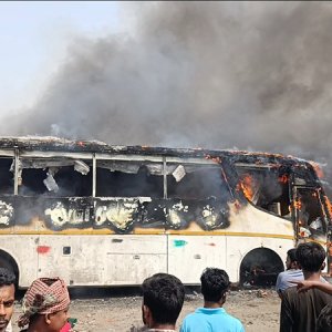 কুমিল্লায় একসঙ্গে ৩ বাসে আগুন