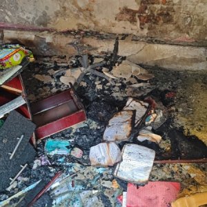 টেকনাফে পুড়িয়ে দেওয়া হয়েছে বিএনপির কার্যালয়