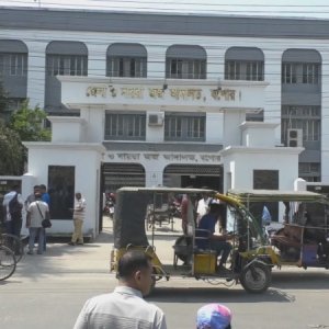 যশোরে বিচারকের বিরুদ্ধে আদালতে মামলা